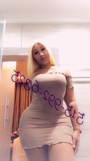 Christianie live escort in Candler-McAfee